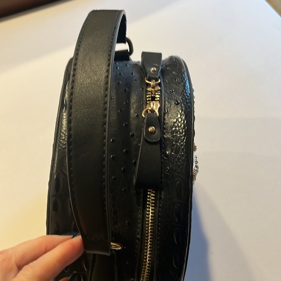 Round Vegan Leather Ostrich Print Bag With Big Rhinestone Butterfly - Picture 9 of 15